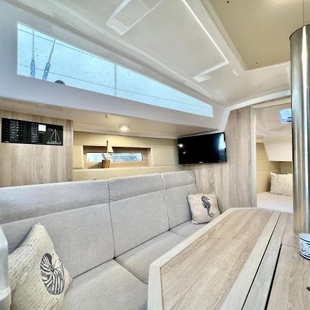 Hausboot Segelyacht Nui 호텔 Burgtiefe auf Fehmarn 외부 사진
