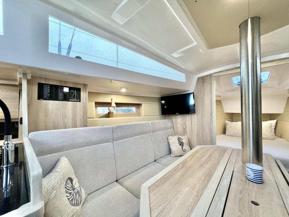 Hausboot Segelyacht Nui 호텔 Burgtiefe auf Fehmarn 외부 사진