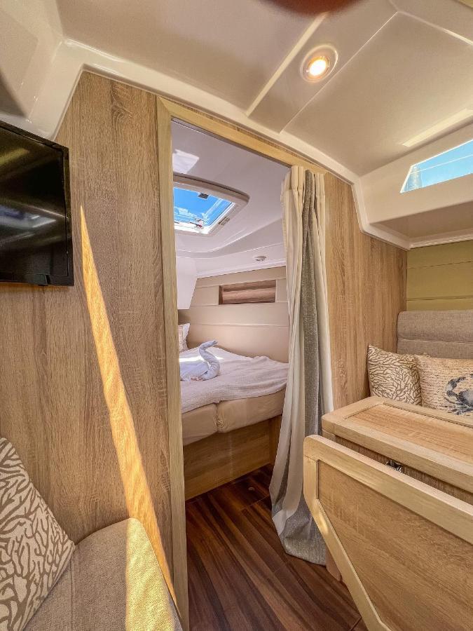 Hausboot Segelyacht Nui 호텔 Burgtiefe auf Fehmarn 외부 사진